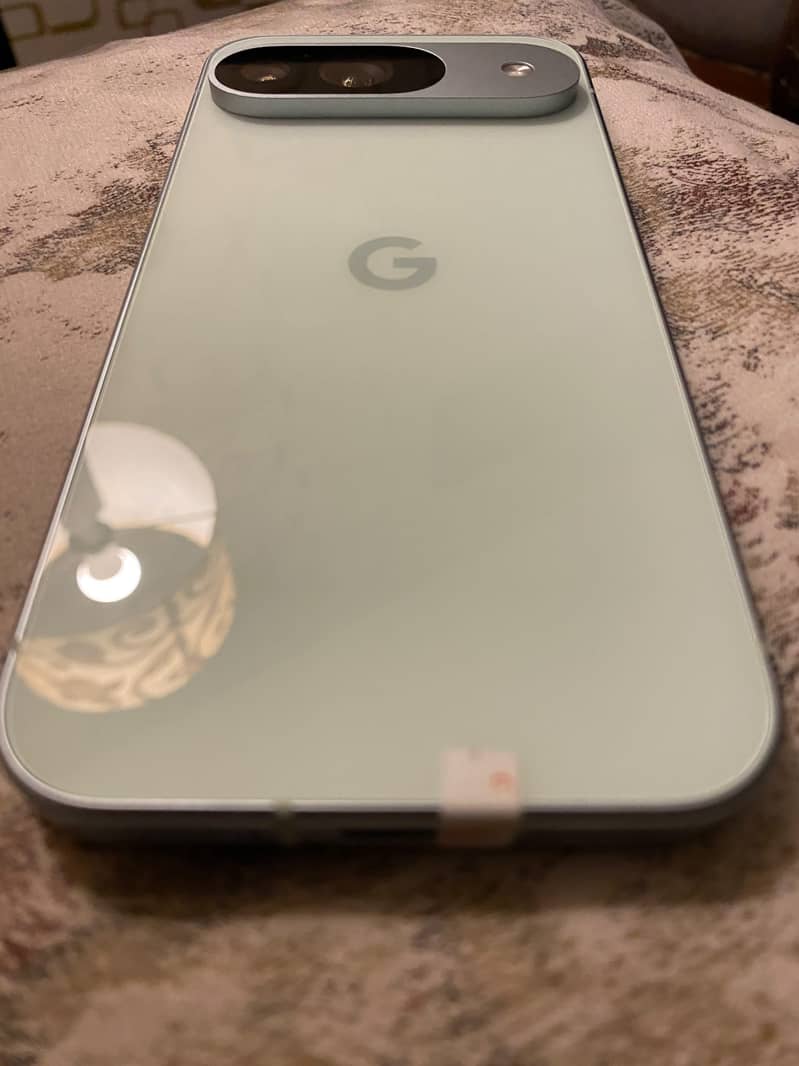 Google Pixel 9 6