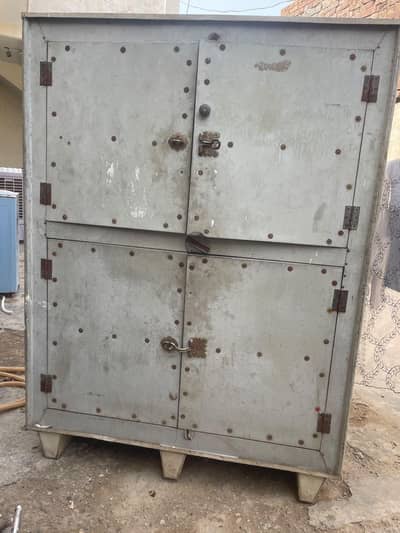 steel wardrobe 10/10 condition