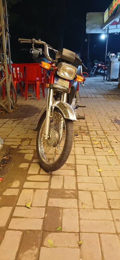 Honda CD70 2023