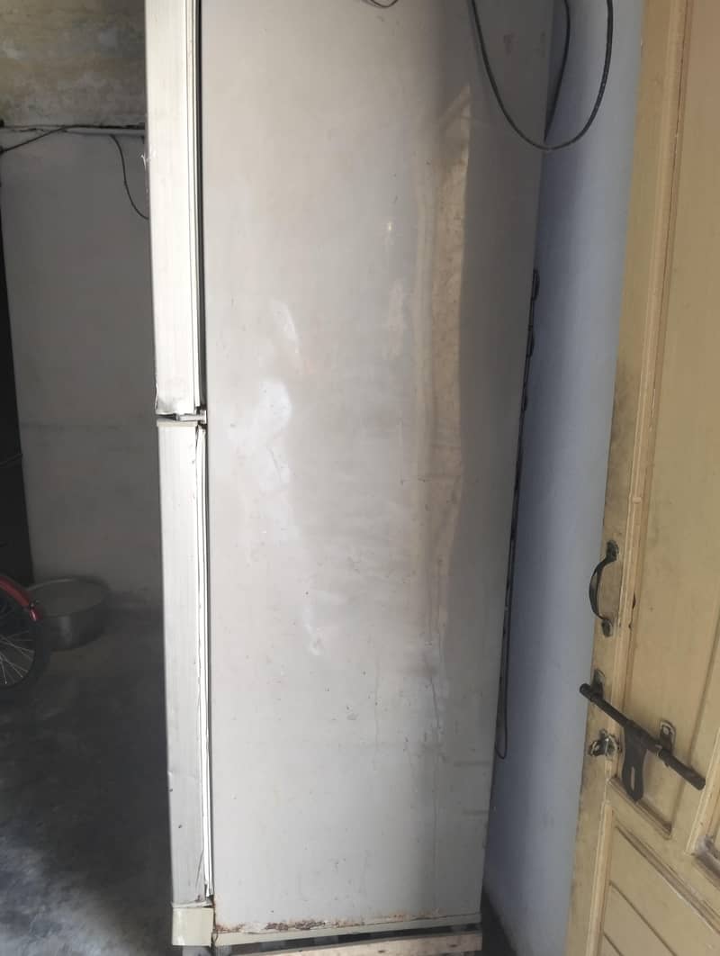 PELL REFRIGERATOR 1
