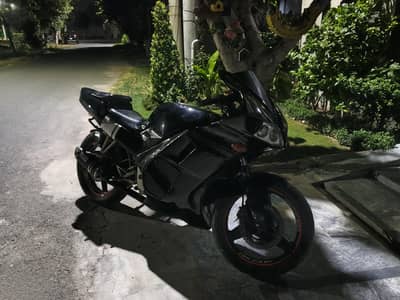 Honda cbr 250 inline 4 cylinder extreme sound