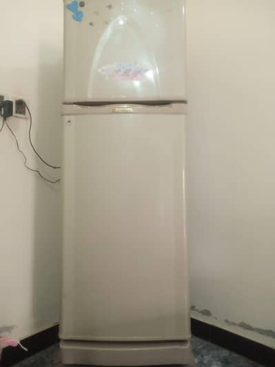 medium fridge for sale full thk ha