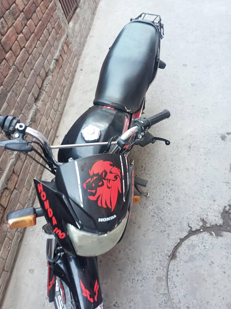 Honda pridor 100 cc model 2020 0//3///3//9//4//0//8//0//8//8//8// 2