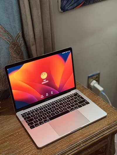 MacBook pro 2017 13 inch