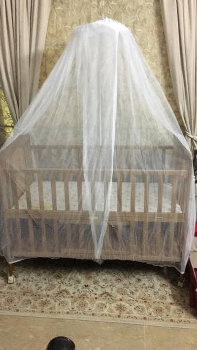 Graco wooden baby cot with mattress