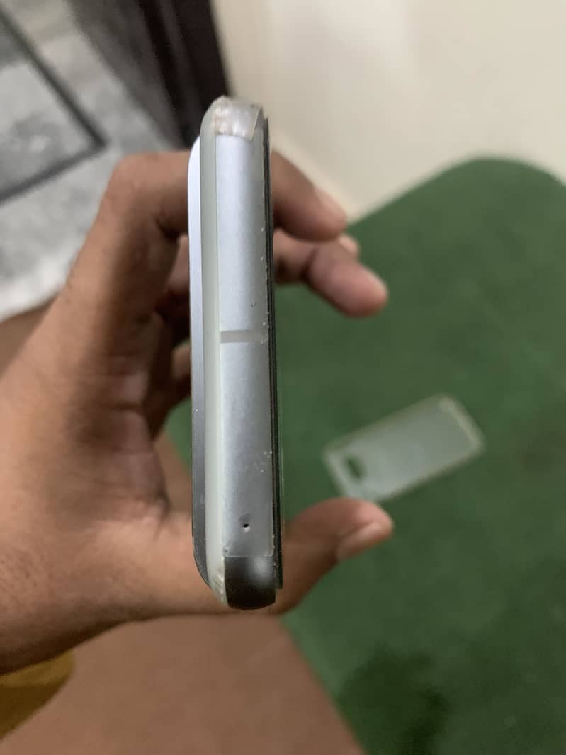 Google Pixel 8 2