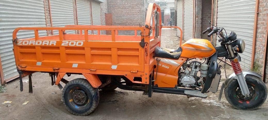 Loader Riksha 1