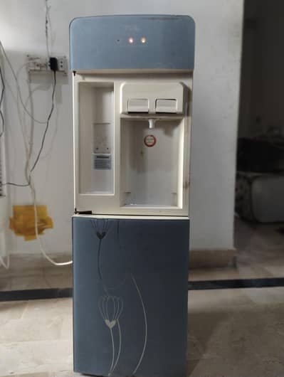 TCL water dispenser for sell. .