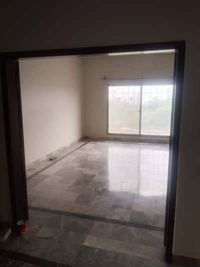 400 YARDS UPPER PORTION AVAILABLE FOR RENT