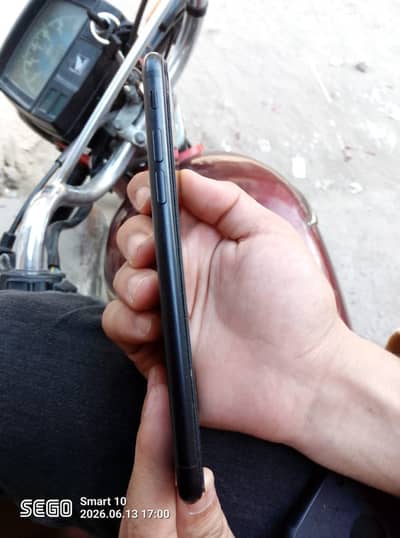 Apple iPhone 7