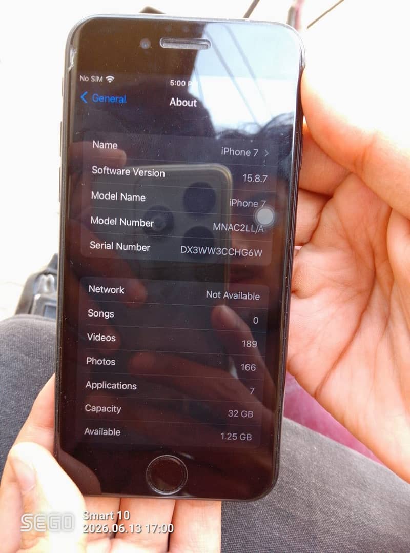 Apple iPhone 7 2