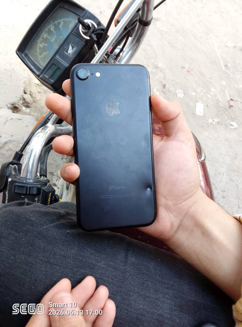 Apple iPhone 7 6