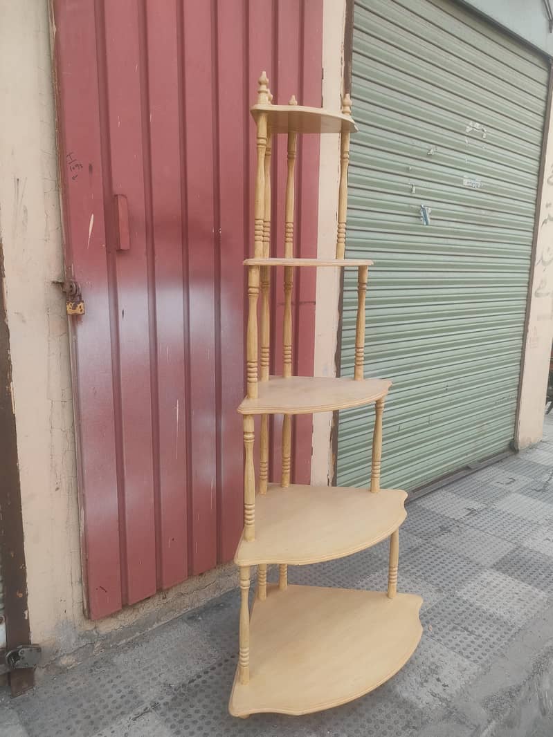 corner stand 2