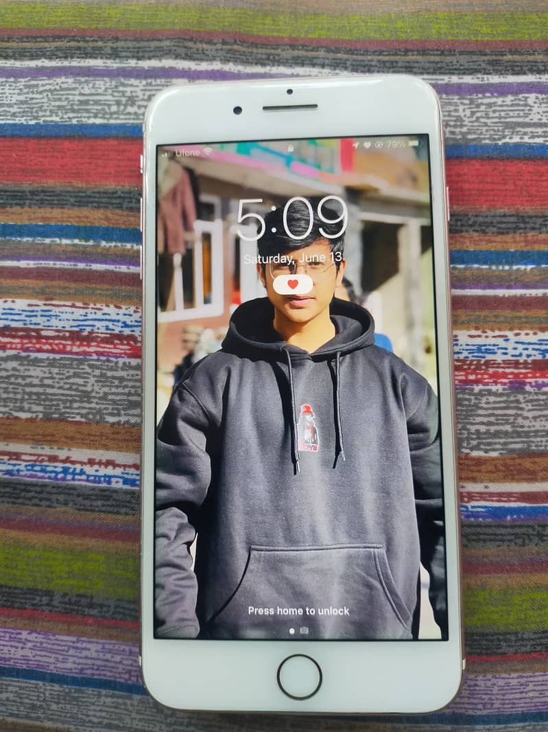Apple iPhone 7 Plus 1