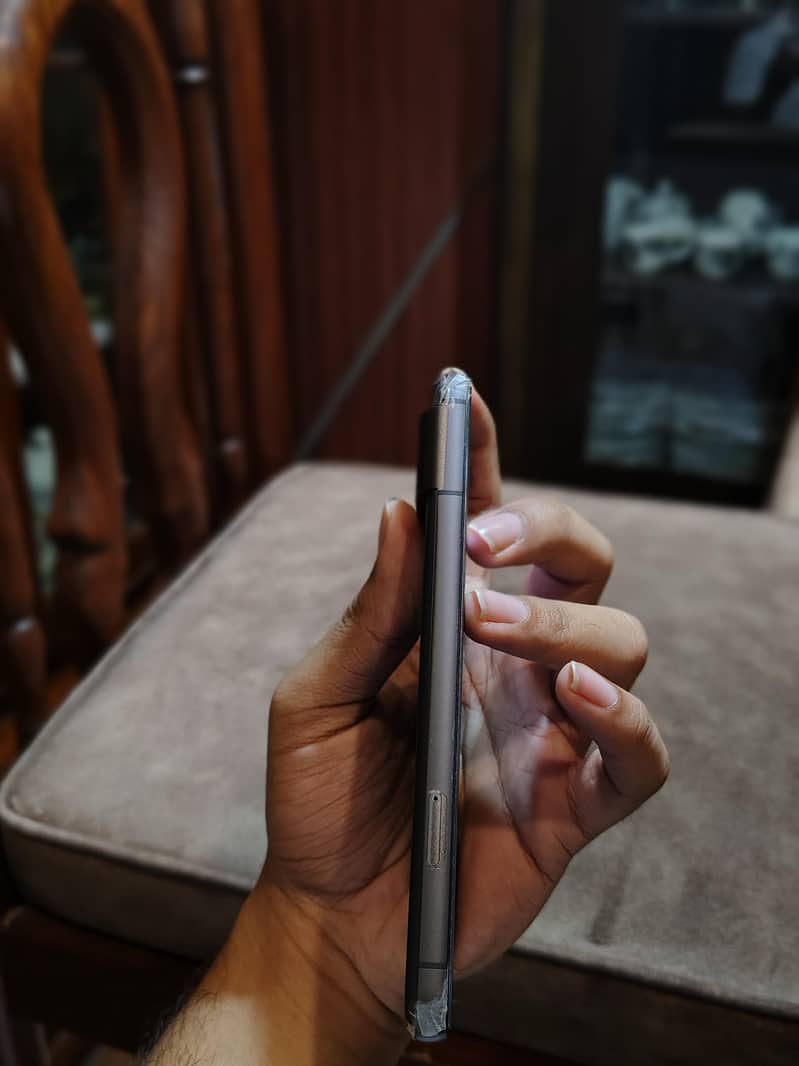 Google Pixel 8 4