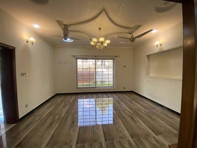Independent Seperate 10M Double Story, House for Rent, 6 to 7 Bedroom Gas Available Ideal location this house Walking Distance Islamabad Express Highway
