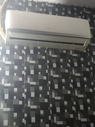 1.5 ton AC used for sale in shalamar near pakistan Mint