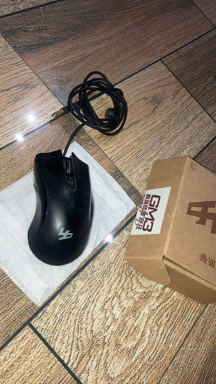 Gaming mouses & Controller 4