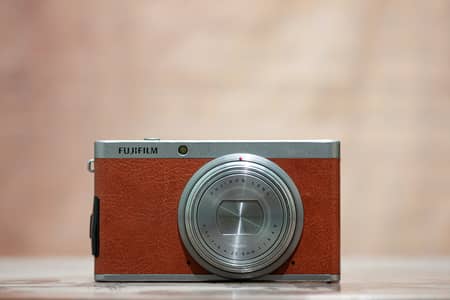 Fujifilm XF1 – Stylish Retro Compact Camera 2/3" Sensor