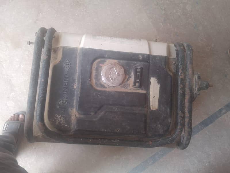Generator 2.5kv 0