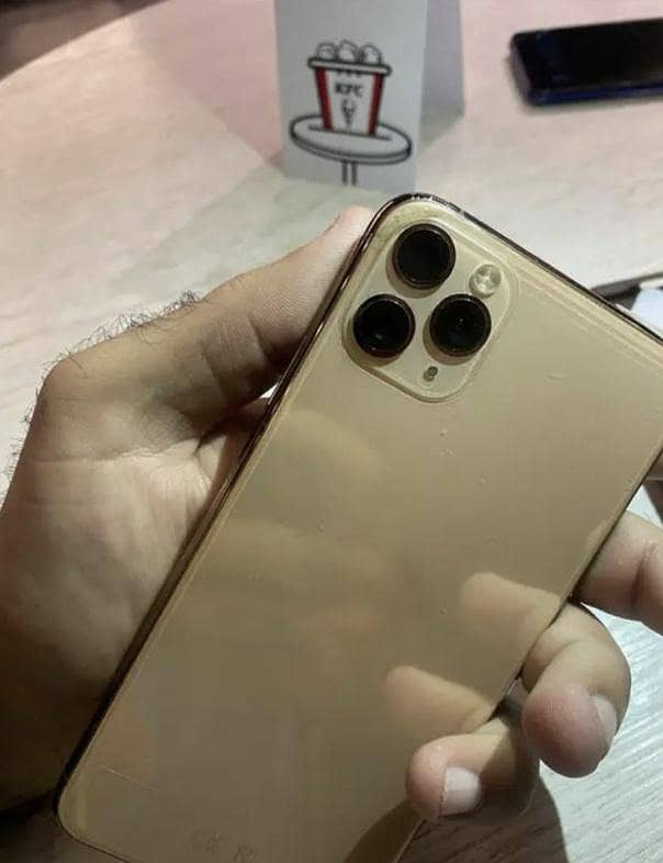 Apple iPhone 11 Pro Max 0