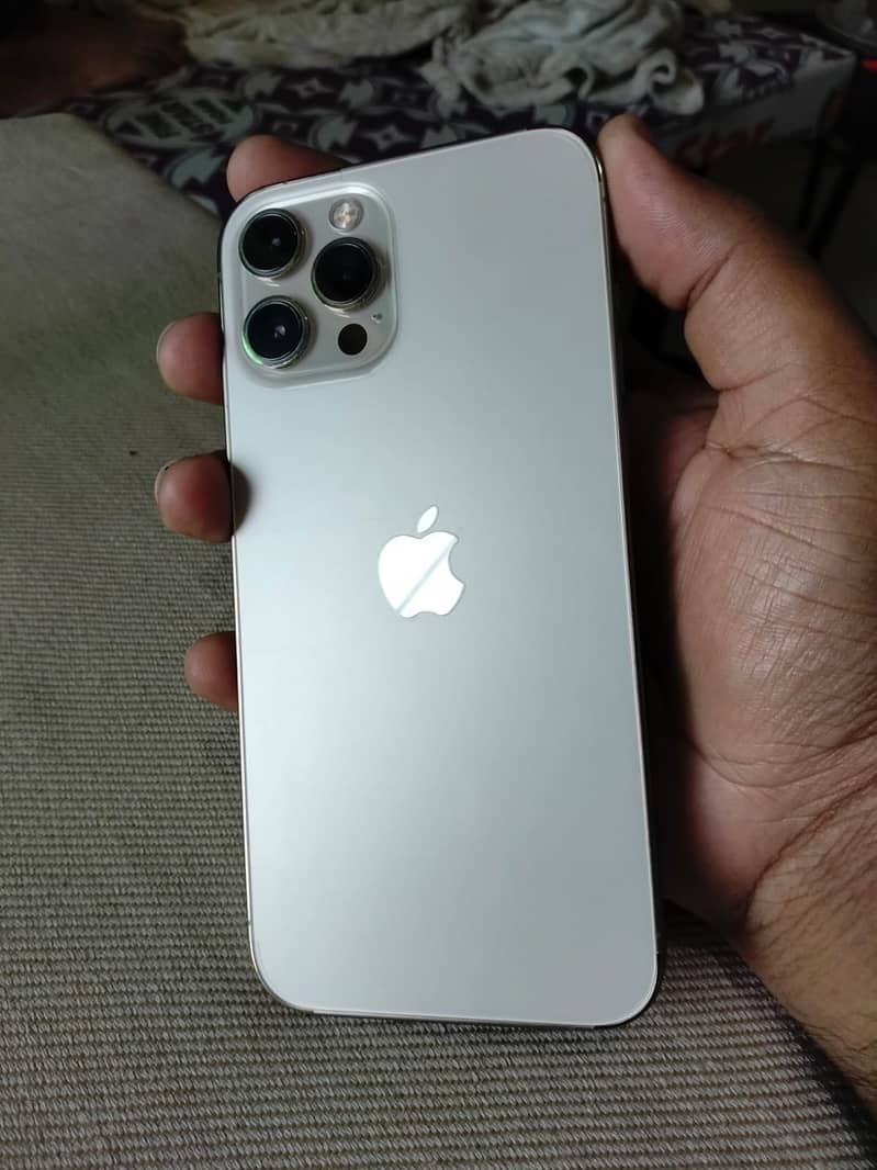 Apple iPhone 12 Pro Max 4