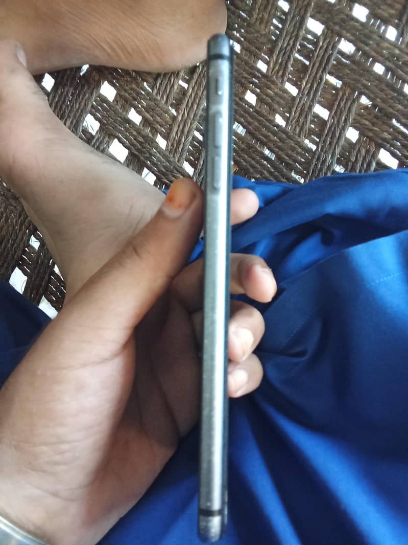 Apple iPhone 8 Plus 2