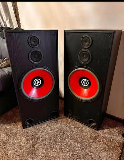 kisi ke pass yeh speakers hain toh rabta karay