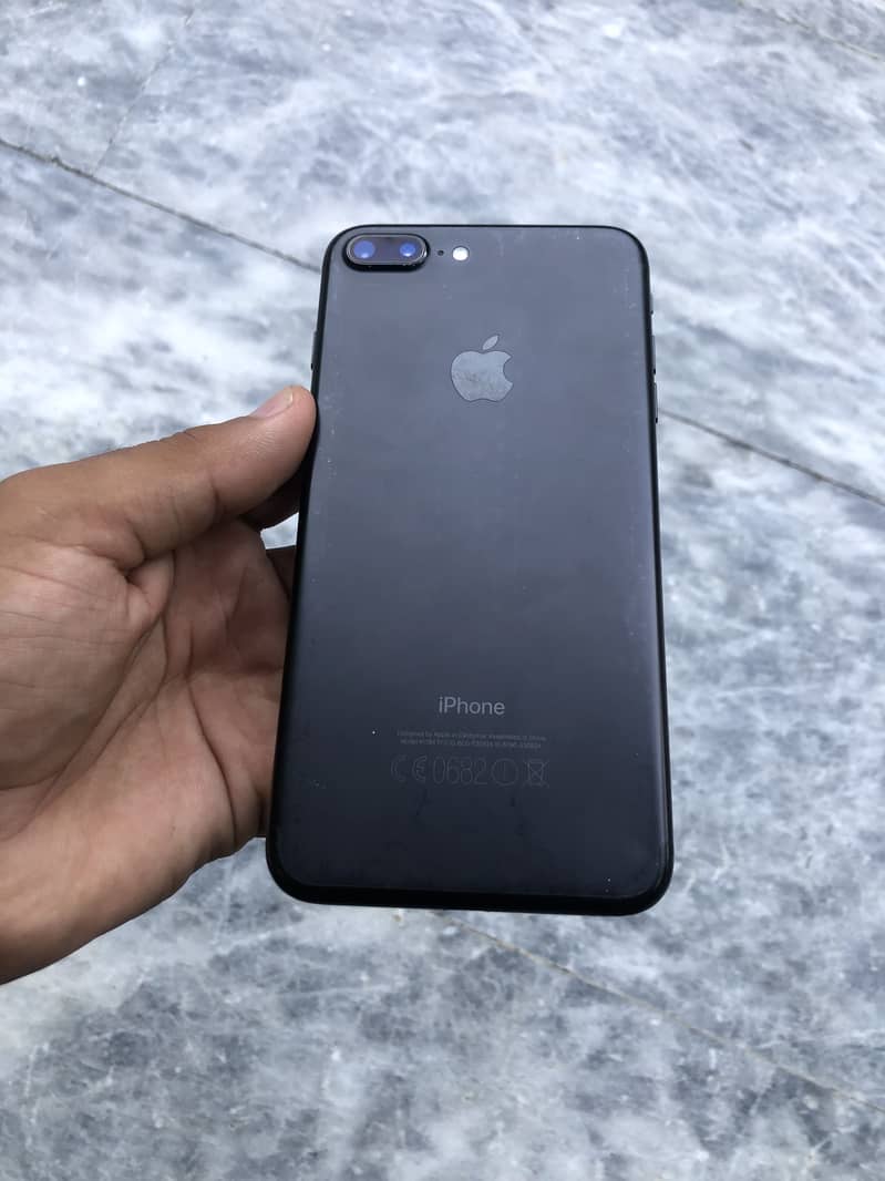 Apple iPhone 7 Plus 1
