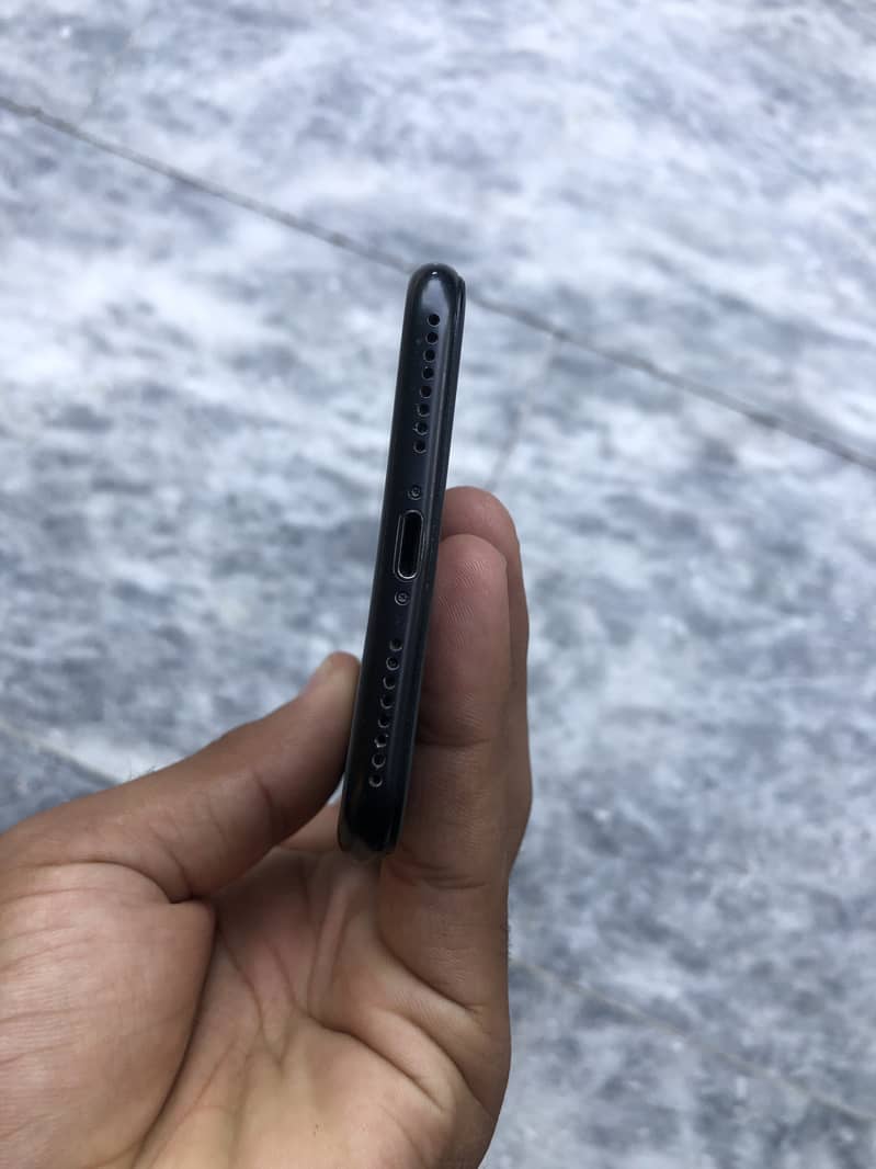 Apple iPhone 7 Plus 2