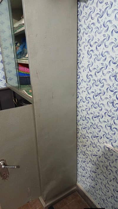 iron divider
