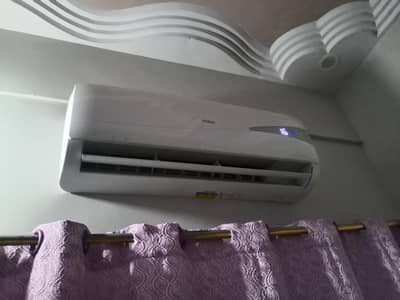 Haier AC 1 ton 1 season use for seal pack