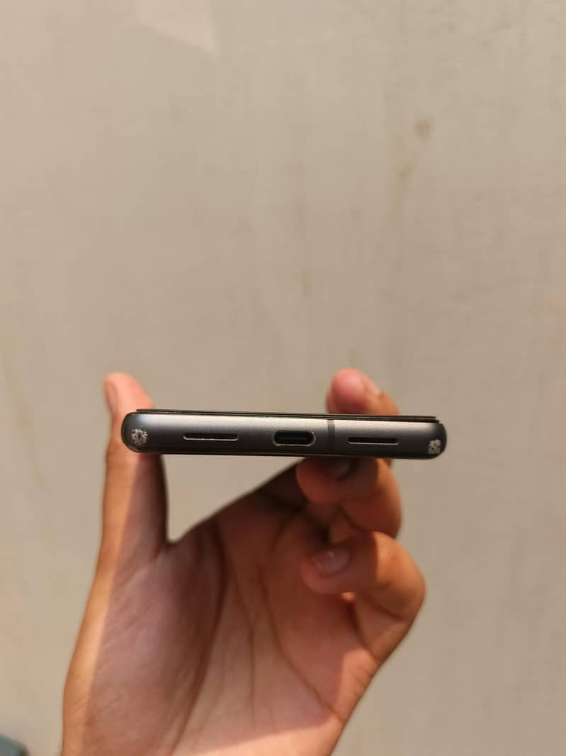 Google Pixel 7 4