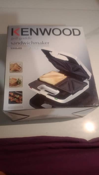 Kenwood sm 640 sandwich maker.
