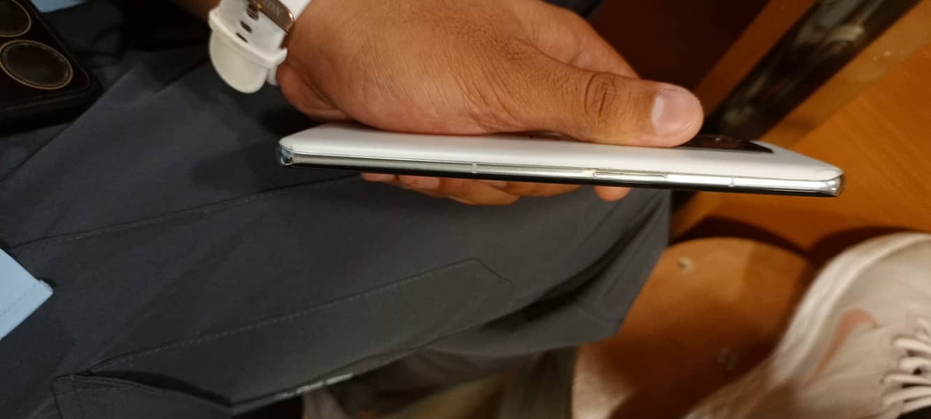 One Plus 10 Pro 6