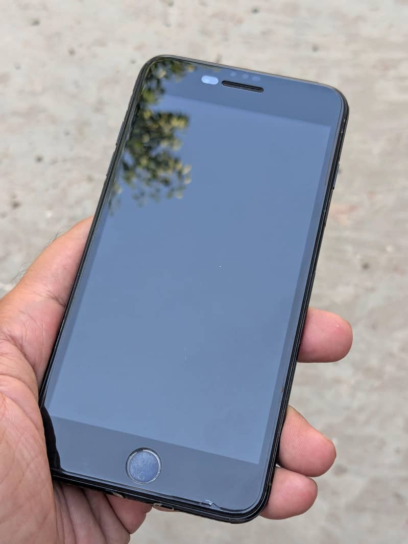Apple iPhone 7 Plus 1