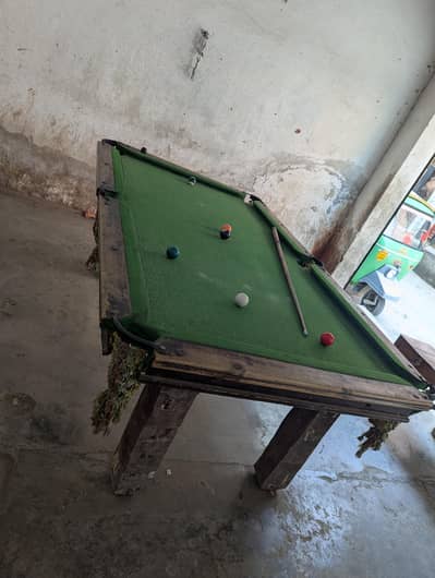 2 handballs game or 1 snooker table 4/7 03224166211