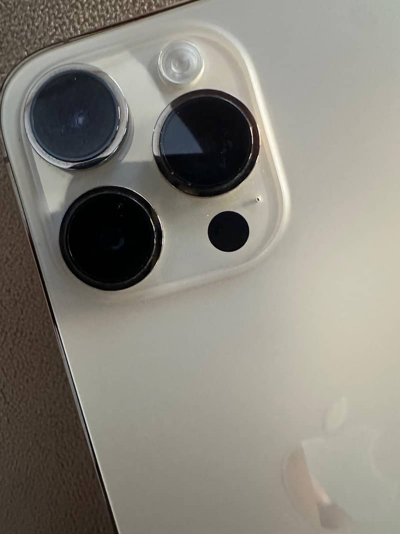 iPhone 14 Pro Max 2
