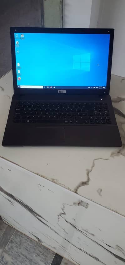 stone core i3 4th generation 8gb 128SSD 15.6"