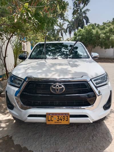 Toyota Hilux 2023 Revo full option