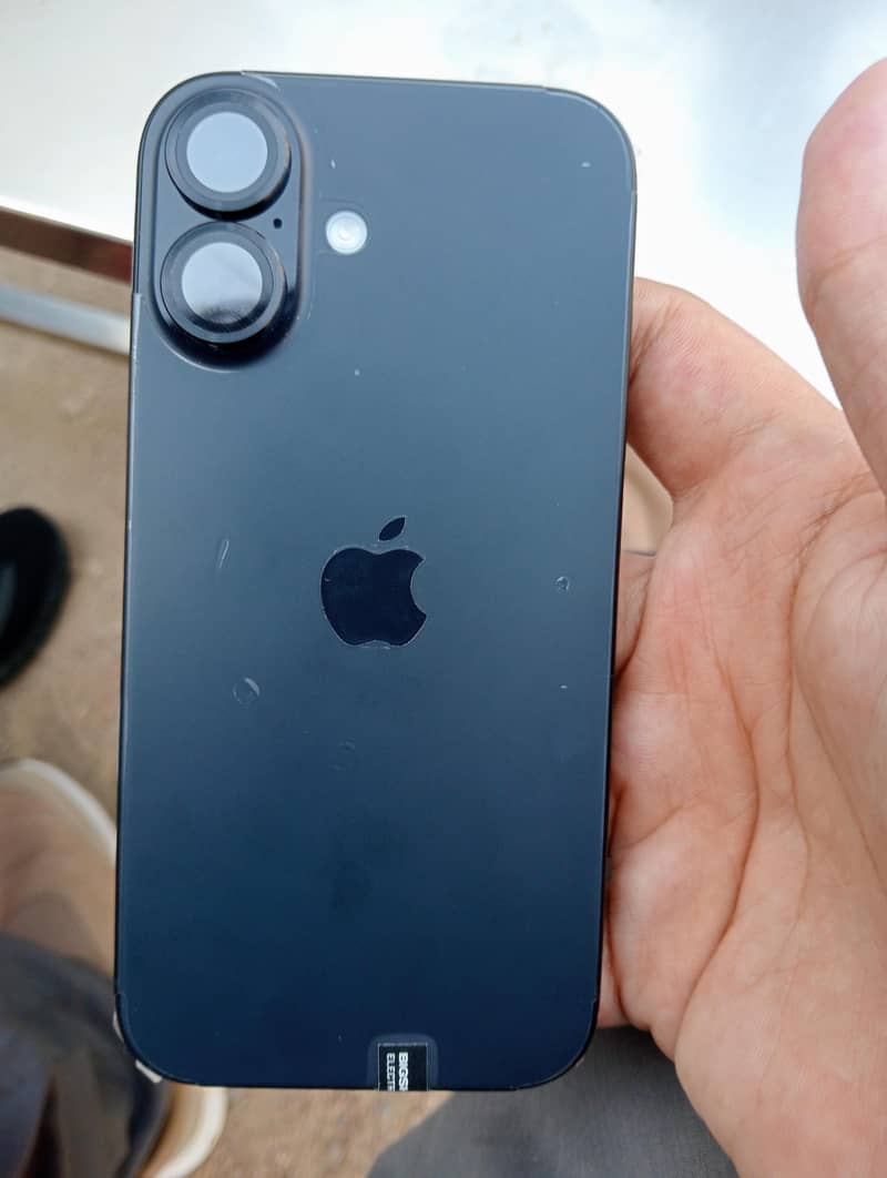 Apple iPhone 16 1