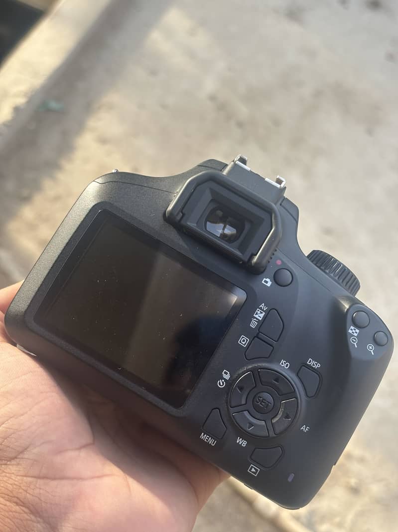 Canon EOS 3000D 3