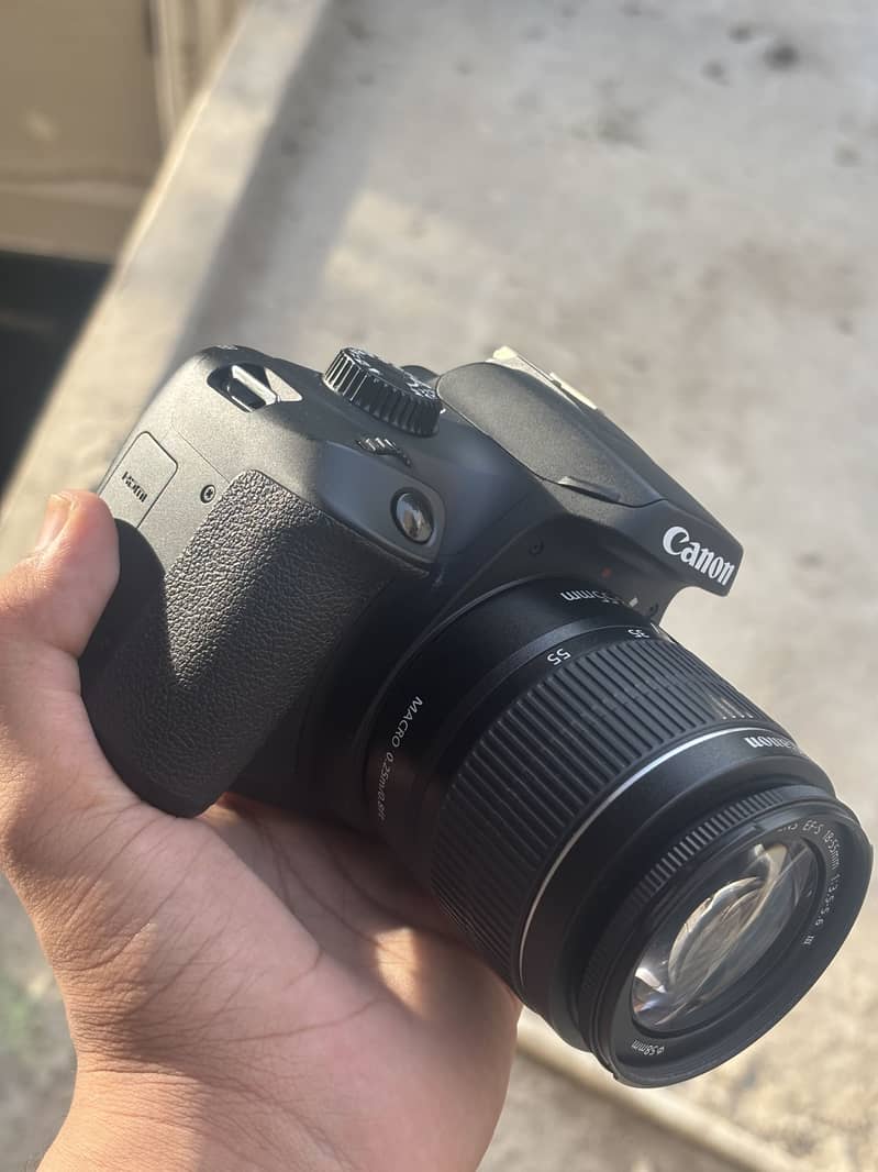 Canon EOS 3000D 4