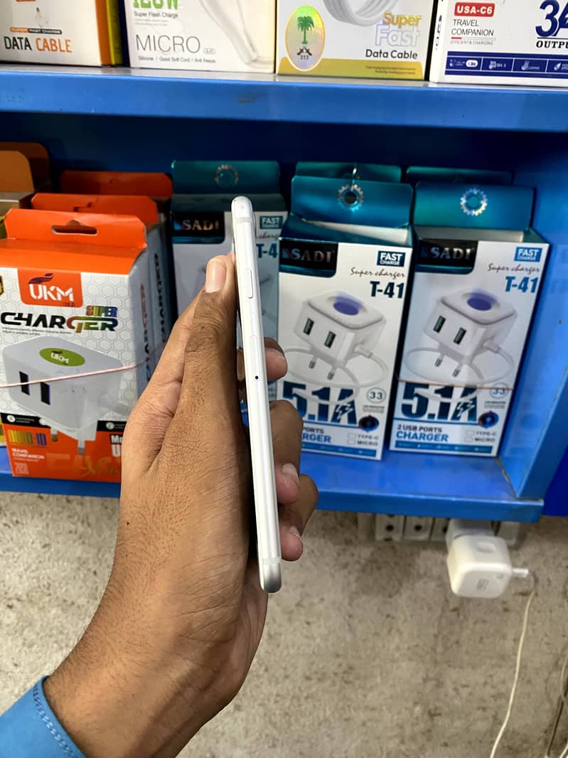 Apple iPhone 8 2