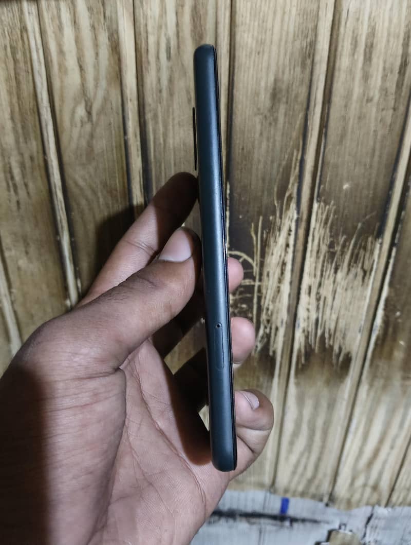Google Pixel 5a 3