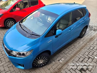 Honda Fit HYBRID excellent fuel average