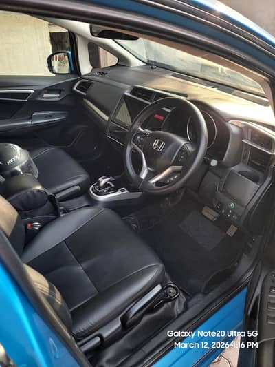 Honda luxury car with excellent fuel average