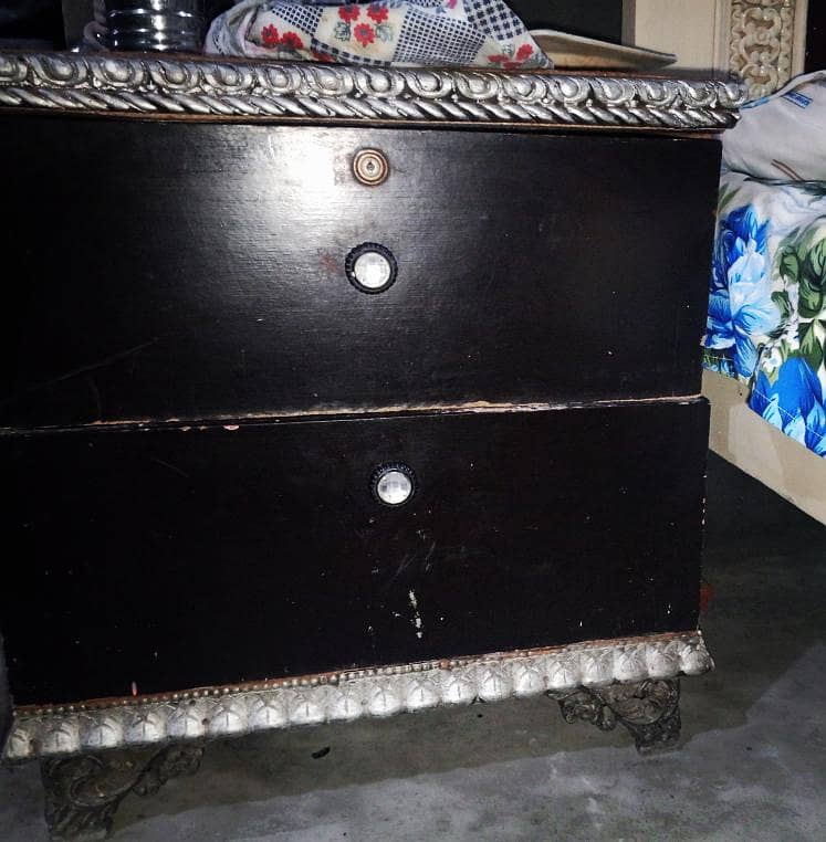 Dressing table and side table 2