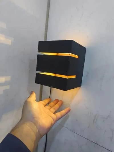 Modern wall lamp