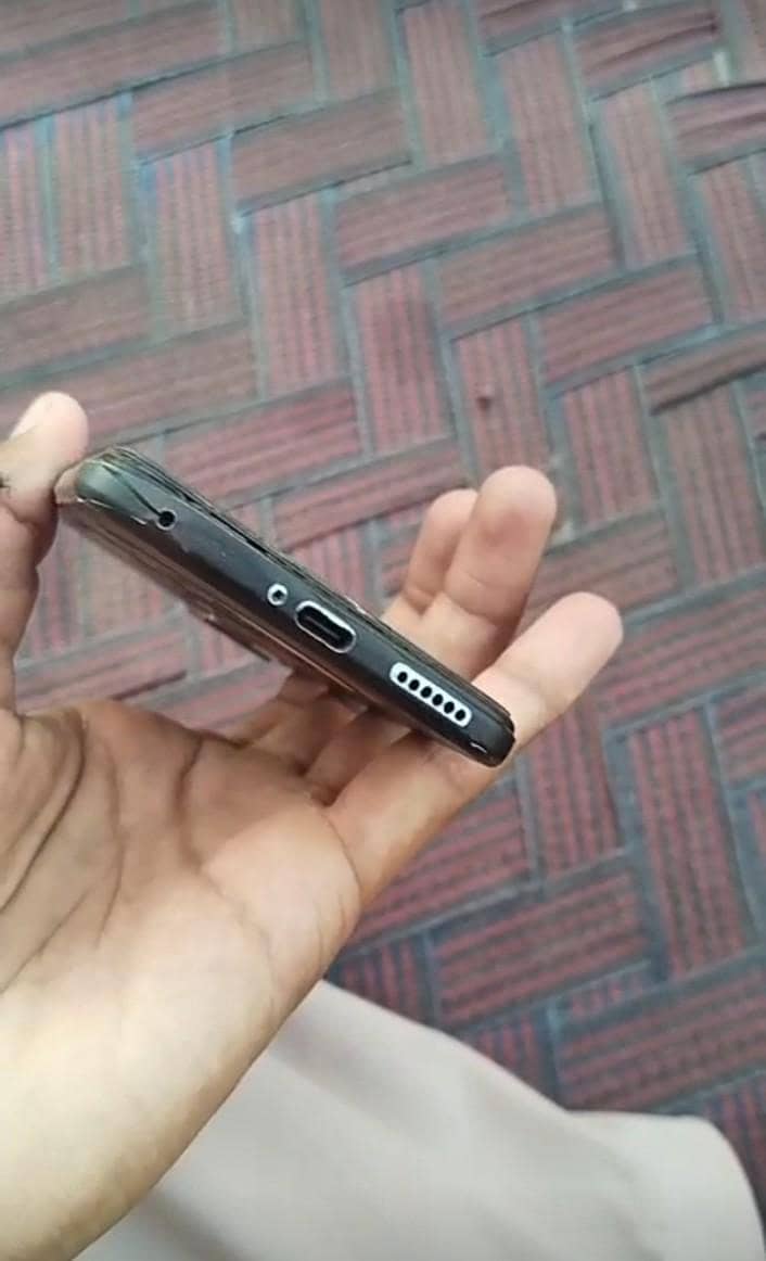 Vivo V21 1
